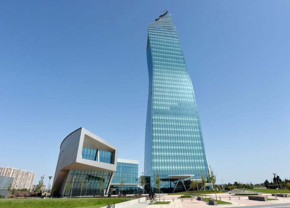 SOCAR Tower photo by esdescon